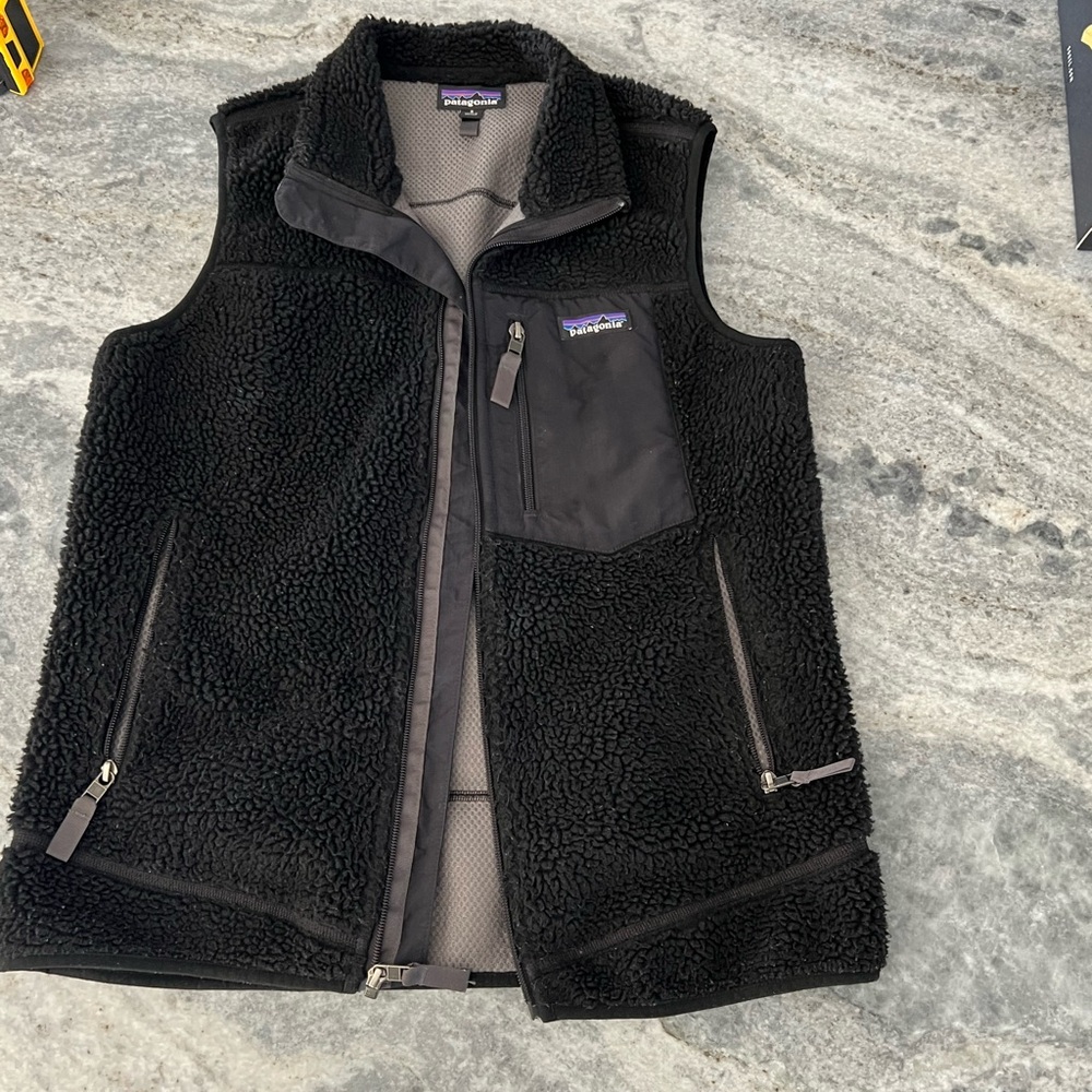 Patagonia Women's Black Pile Fleece Vest Size S - Picture 2 of 7